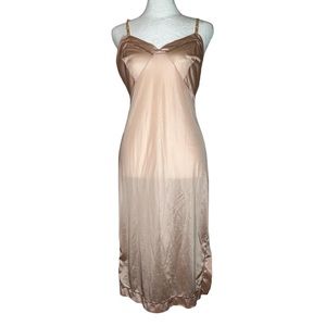 Vtg Bari night slip / size 34 / vintage champagne slip gown